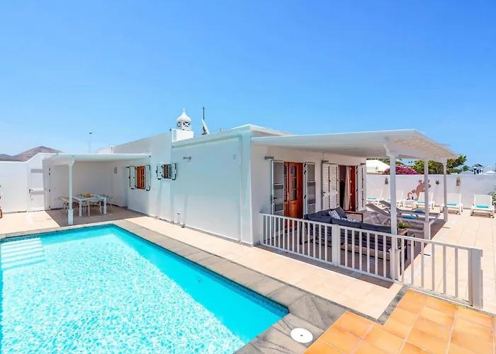 Family By Βίλα *